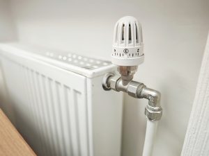 Vasarį mažesnė šilumos kaina Klaipėdos ir Gargždų gyventojams